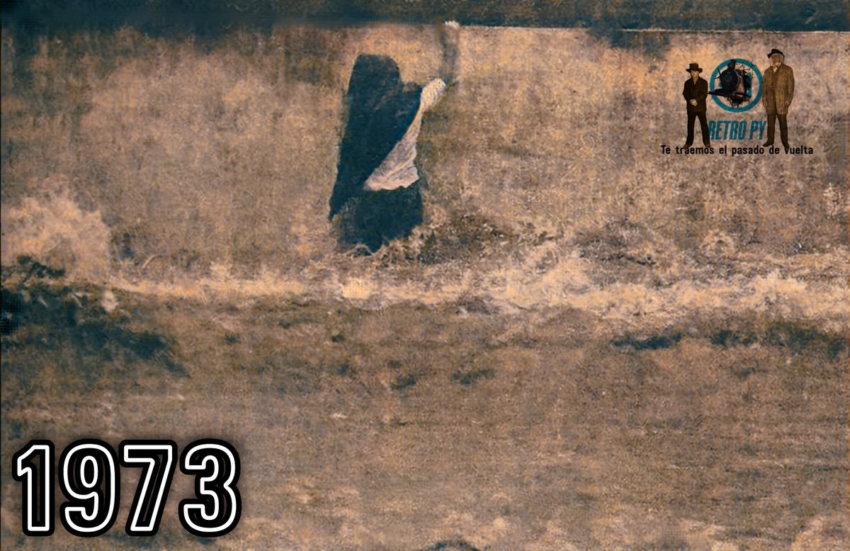 Este hombre se aferra a una pared para salvar su vida de un impresionante raudal sobre Independencia Nacional y Teniente Fariña...