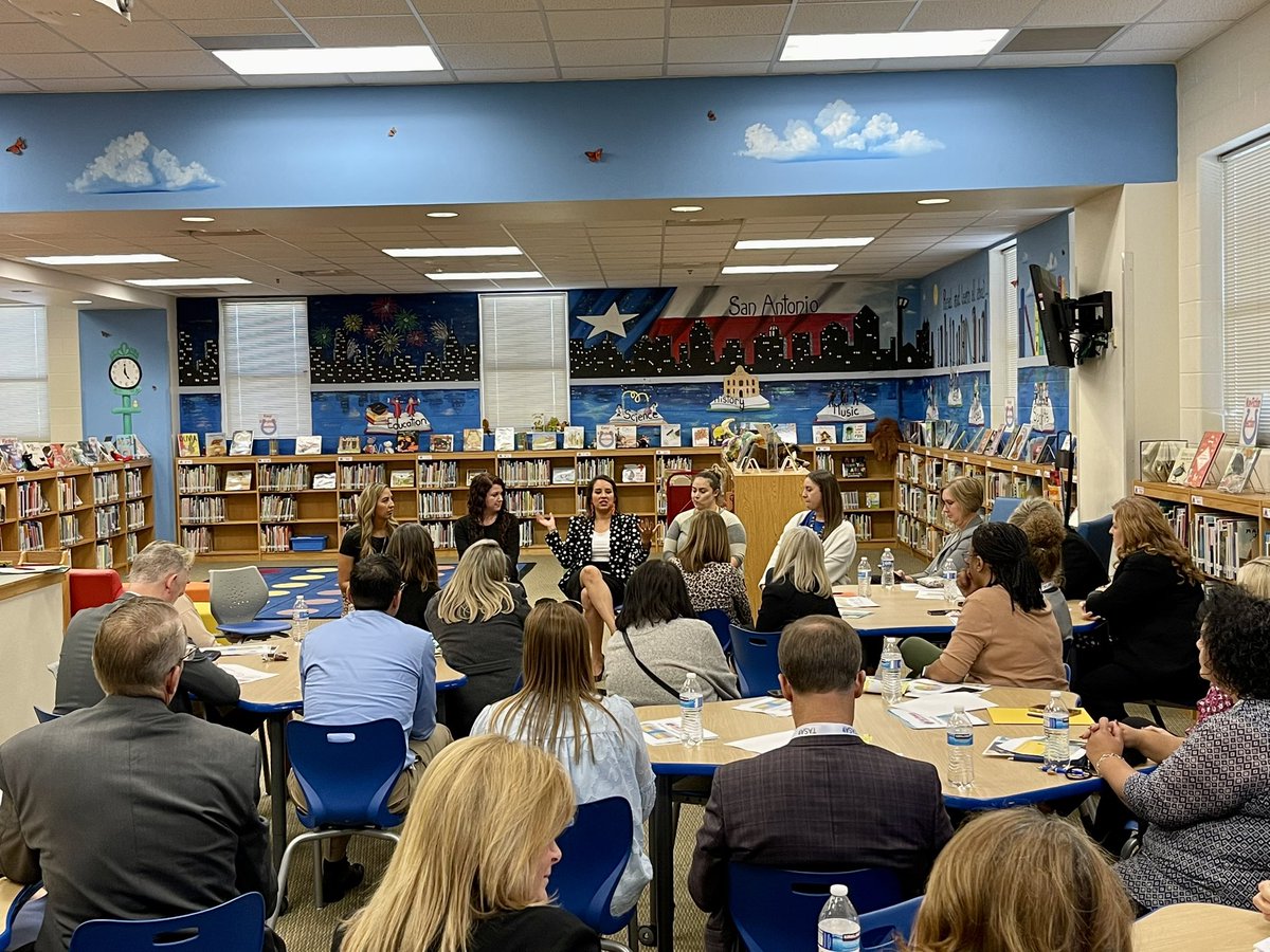 It was great having #FRSLN guest at <a href="/NISDFranklinES/">Kay Franklin ES</a>! We were able to showcase some of the amazing things happening in our classrooms through #BlendedLearning. <a href="/BrendaTGallardo/">Brenda Gallardo</a> <a href="/Sosa06Andi/">Andi Sosa</a> <a href="/briantwoods1/">Brian Woods</a> <a href="/NISDTeachLearn/">NISD Teaching & Learning</a> <a href="/DianaEly1/">Diana Ely</a> <a href="/Romero_3rd/">Nicole Romero</a> <a href="/rebecca_eadams/">Rebecca Adams</a> @WeGoPublic <a href="/NISD/">Northside ISD</a>