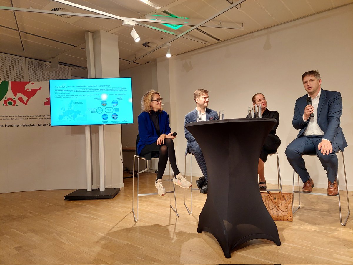 "To do, you need to plan"- an evening listening to European DSO plans transitioning to Hydrogen -the game changer <a href="/Ready4H2/">Ready4H2</a> <a href="/H2vorOrt/">H2vorOrt</a> <a href="/gd4s_eu/">GD4S</a> <a href="/FloenePt/">Floene Energias</a> <a href="/Energy4Europe/">Energy4Europe 🇪🇺</a>