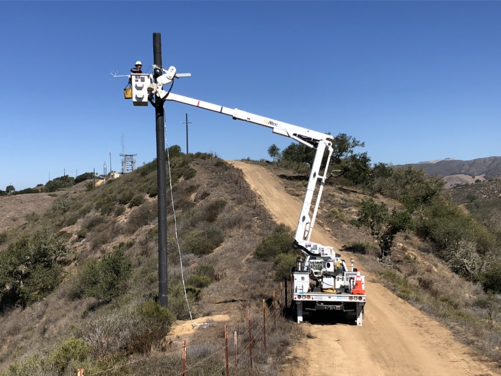 Wildfire Interdisciplinary Research Center (@wildfirecenter) on Twitter photo Thank you <a href="/PGE4Me/">Pacific Gas & Electric</a> for partnering with us and helping to install our sensors for the California Canyon Fire Experiment. @fireweatherlab #CAwx Thank you <a href="/PGE4Me/">Pacific Gas & Electric</a> for partnering with us and helping to install our sensors for the California Canyon Fire Experiment. @fireweatherlab #CAwx