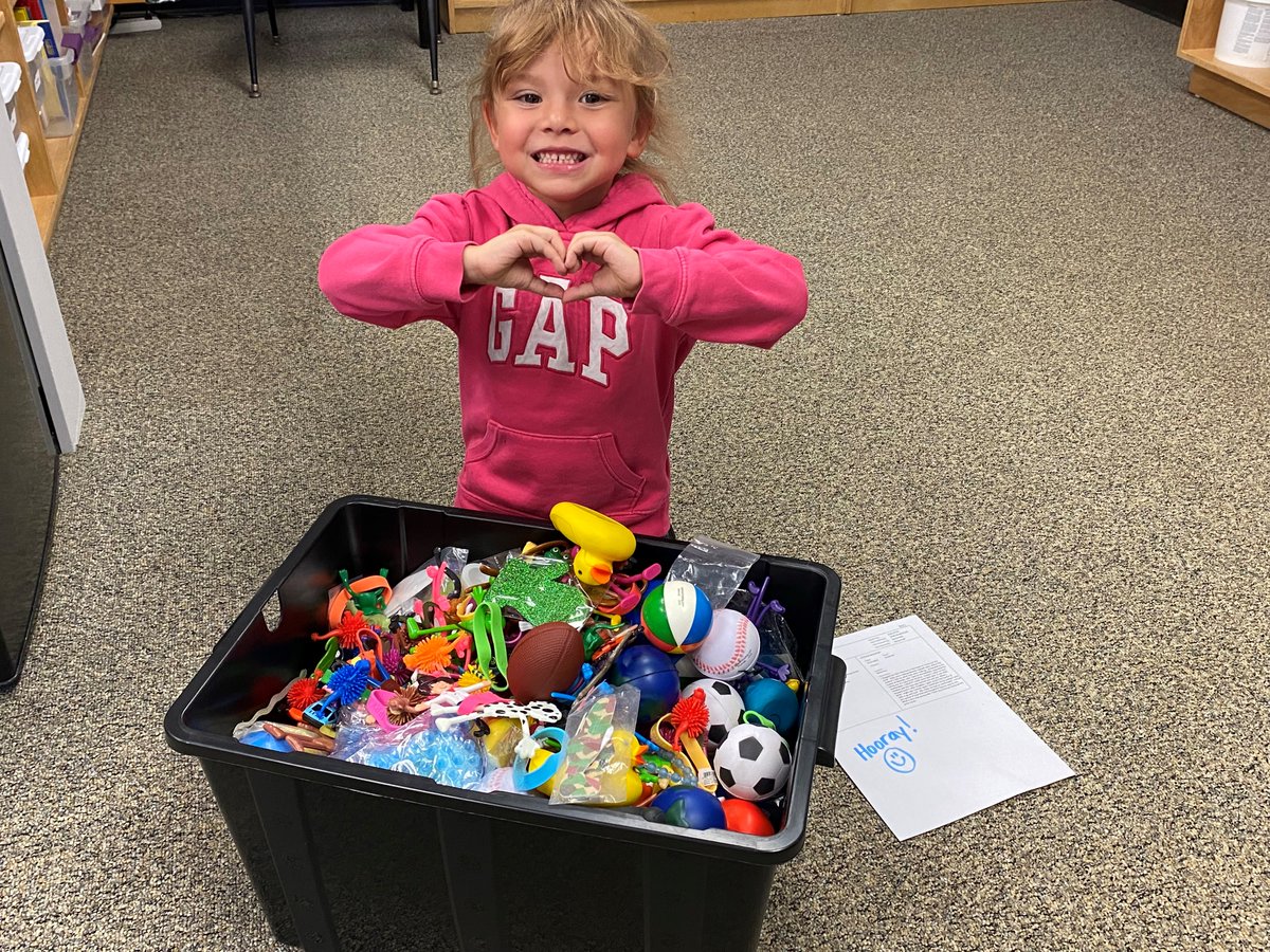 HELCPandas's tweet photo. At HELC we love to recognize positive behaviors that have been submitted to the office. Staff send in referrals and Mrs. Sansone makes a phone call home. The students favorite part is when they get to pick out of the office treasurer chest! https://t.co/Jgjc8r1iC8