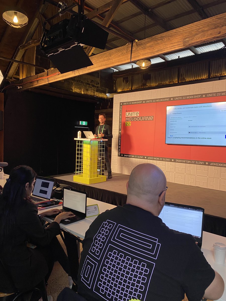 tracykaur's tweet photo. @freakdesign AKA Mr metafields delivering all his deep knowledge at #ShopifyUnite https://t.co/rnzyU8QEZF