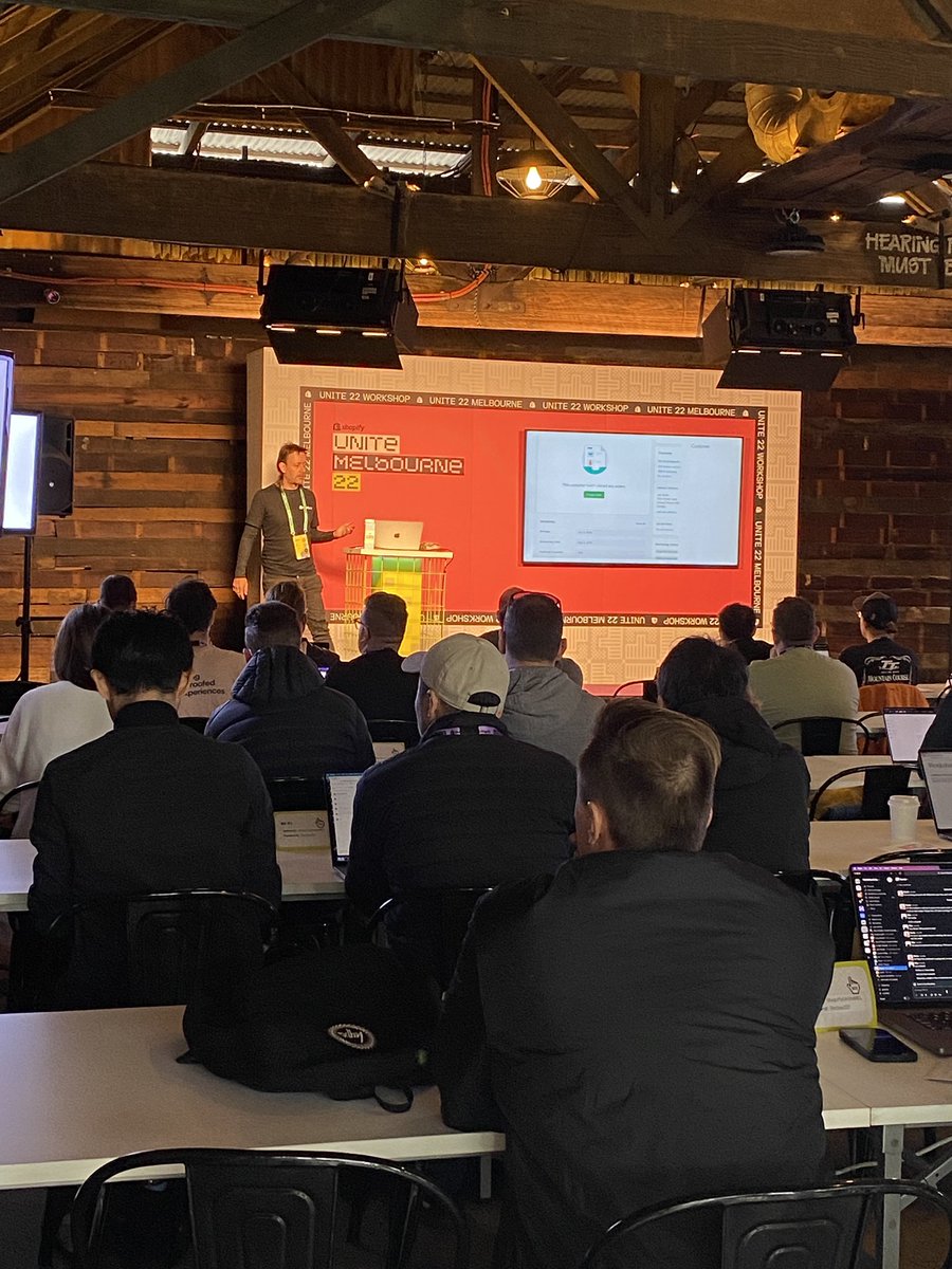tracykaur's tweet photo. @freakdesign AKA Mr metafields delivering all his deep knowledge at #ShopifyUnite https://t.co/rnzyU8QEZF