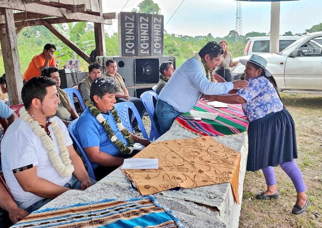 arlemlovera82's tweet photo. Con responabilidad entregamos las Obras de Impacto Inmediato 'Recuperación de Potrero  Degradado para Ganado Bovino a la Federación Yungas Chapare 1ra Fase' y 'Apoyo a la Producción Apícola y Equipos a la Federación #Chapare', en #VillaTunari, #Cochabamba. https://t.co/ptv3Reiv8t