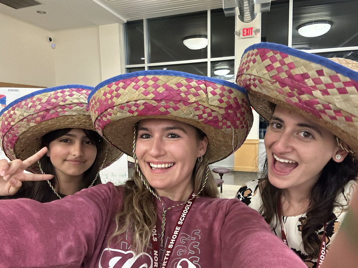 MissDrexler_'s tweet photo. Our first Culture Night with the Culture Club was a SUCCESS. We love our NS families🫶🏻 Thank you for dancing, painting, learning, and laughing with us! See you next month for Ukrainian Night! ❤️🗺️ @NorthShore_WL @ms_kalberer @drzublionis @CarolASmyth @RyanWOHara @SHELLNORTHSHORE https://t.co/w9nvidTu6C