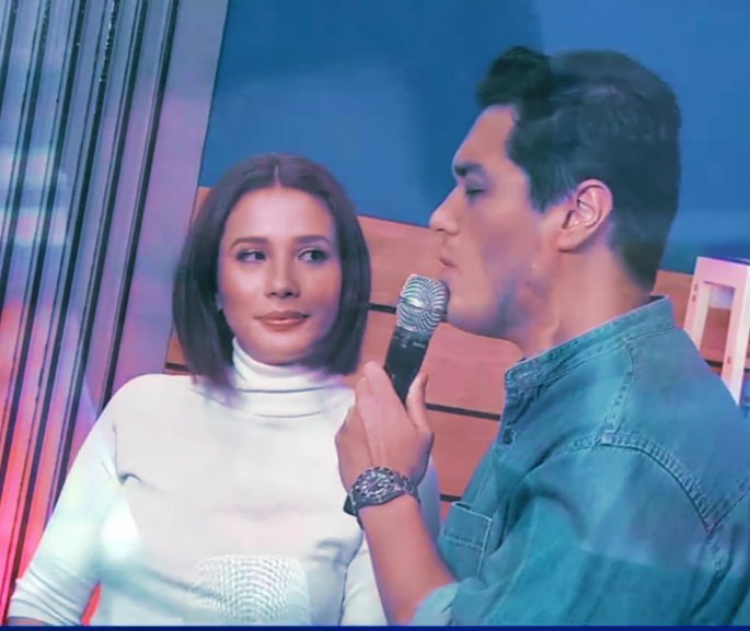 Sunsenrae16's tweet photo. Good morning 🌞 @anakarylle @gianmagdangal 
Julie Jordan and Billy Bigelow in #SAKTO ❣️
#Carousel https://t.co/UR9zUtApai
