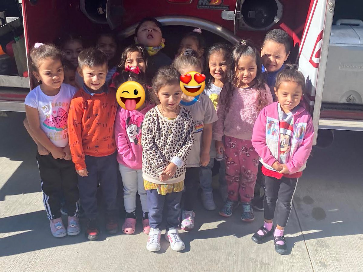 Mshernandez02's tweet photo. What a great day to learn from about community helpers with our Cleveland firefighters! @CisdNorthside #theclevelandisdway 🧑🏻‍🚒🚒 https://t.co/mFeXvRwaht