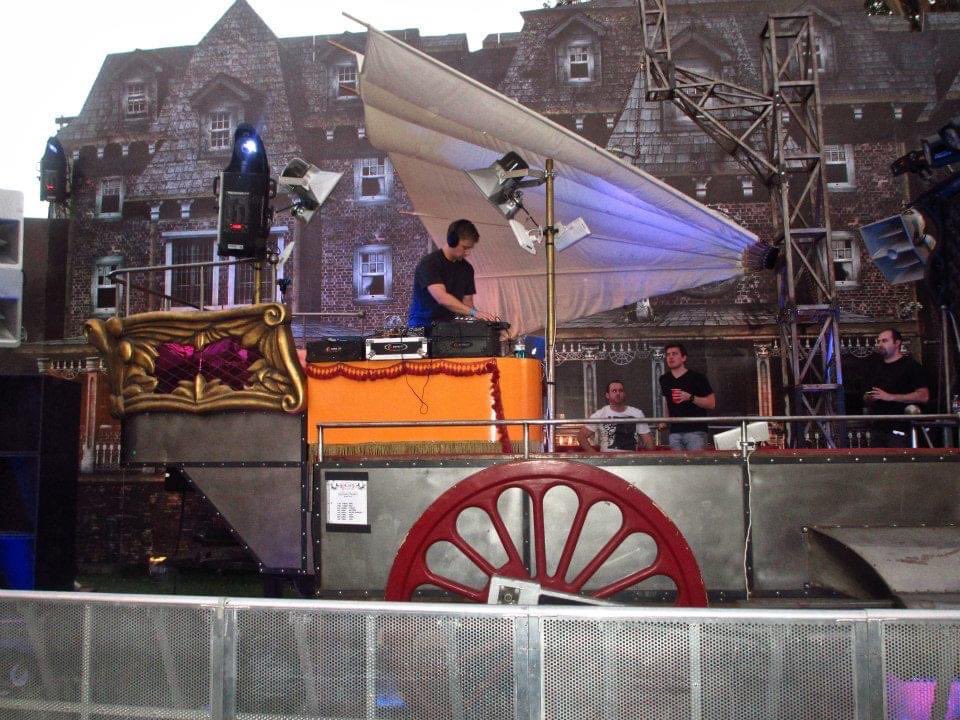 KayzoMusic's tweet photo. My first show ever 10 years ago at escape. Yes I’m using an apc 40 and yes I decided to wear suspenders ??? https://t.co/lWS02LelQi