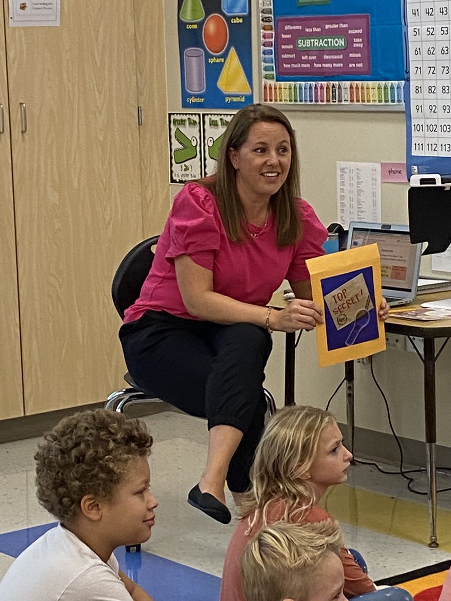 Chief Detective of the Super Secret Word Detective Agency is sending 1st Grade on a top secret mission to learn about the tricky vowel teams and sneaky silent e (among others)! <a href="/OJRSD/">Owen J. Roberts School District</a>  <a href="/OwenJRobertsEV/">East Vincent Elem</a>    <a href="/VictoriaCerulli/">Victoria C 🇺🇦🌻</a>