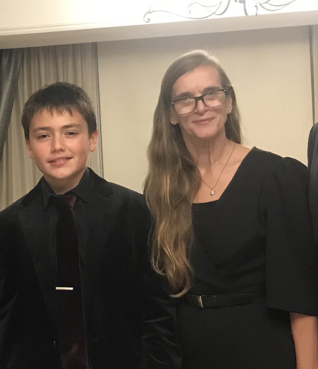 PrincipaKelly's tweet photo. It was an honor for us @PS174Q for our graduated students to speak at the #TributeDinner @SIFMAFoundation #financialLiteracy https://t.co/TMGPYRv3Yc