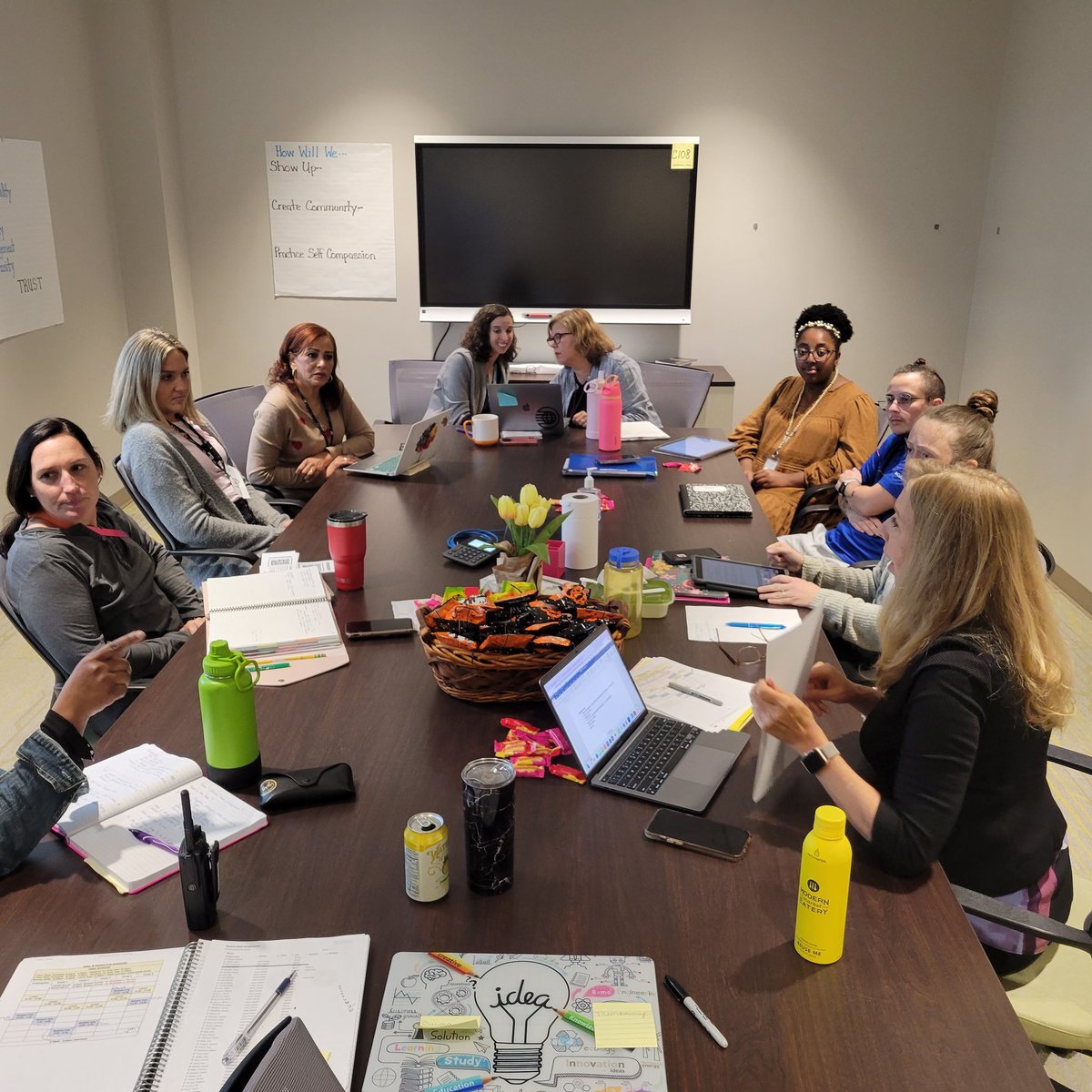 EqSJonesDE's tweet photo. What a great day of teaching, learning, collaborating, and growing with @HeatherTForbes! @AnnHC_Champ4All @DrAndreaThomps1 #LoveCreek #CapeProud https://t.co/znovrpSjNs