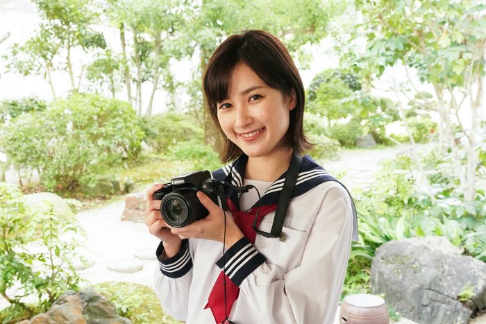 manamiyanen's tweet photo. 日テレ系 日曜ドラマ
「霊媒探偵・城塚翡翠」

第3話(10/30放送)
に 蓮見綾子 役で出演します🔮

写真部の部長です！！
是非ご覧ください〜📸

@hisui_ntv 
 #城塚翡翠 https://t.co/awKJERAkNc