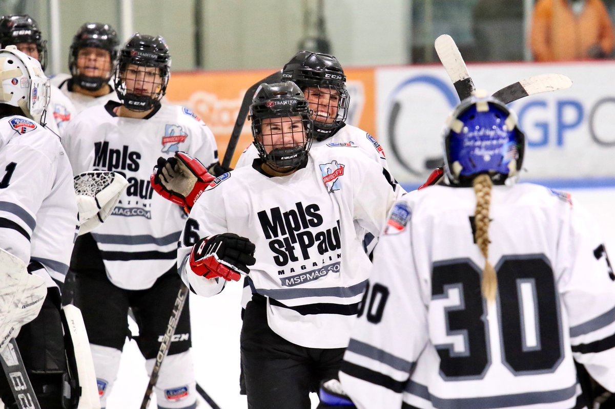 U16 Girls 

Through two periods, Shattuck-St. Mary's and MSP Magazine are tied 1-1

SSM's Lexie Lonask scores on knuckler from the point

MSPM's Josie St. Martin answers at the other end

SSM will gave 60 seconds of PP time to start P3

📸
(L) SSM's Lonask 
(R) MSPM's St. Martin
