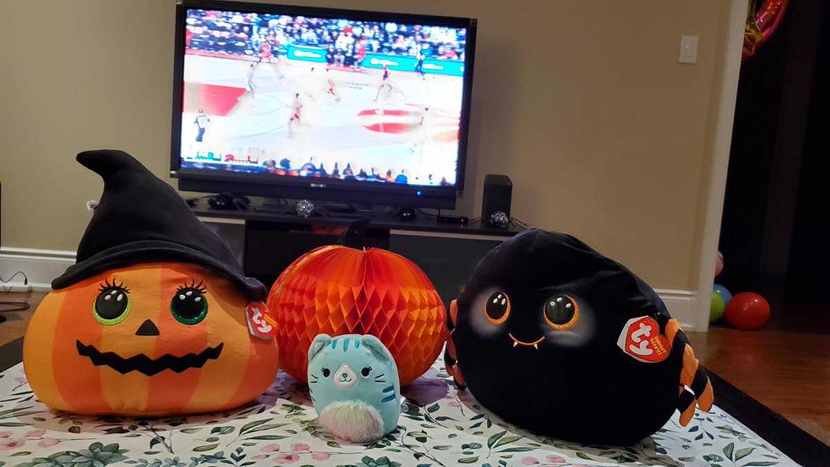 Shanedheda's tweet photo. #tangerinefanangle go raptors go! https://t.co/XUKRhchfIf