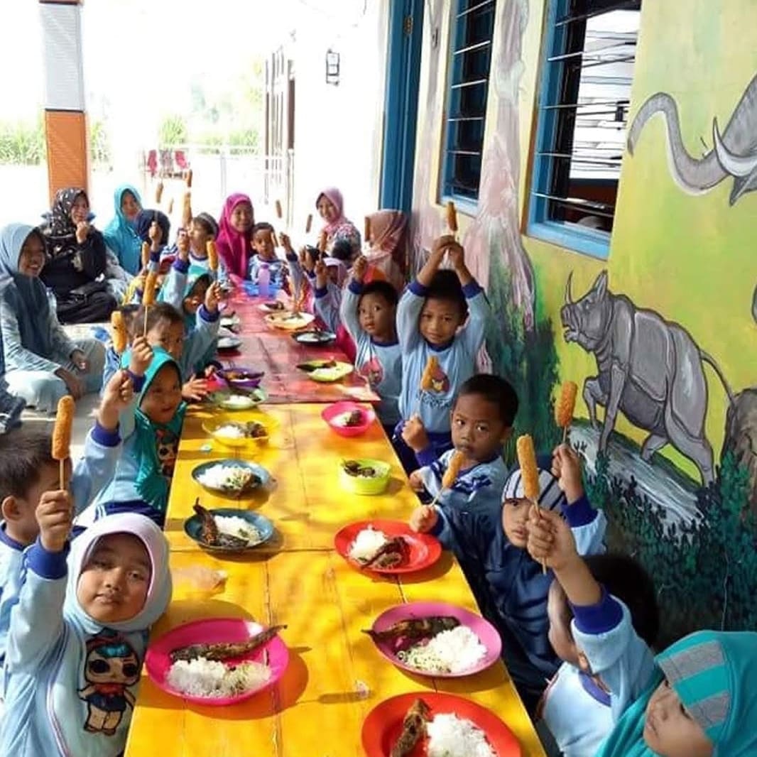 rafaaffandi62's tweet photo. Ikan Gurami Enak dimakan
Disaat kita sedang istirahat
Ayo semua makan ikan..
Ikan membuat kita cerdas dan sehat

#weloveprobolinggo
#welovecities
#ikanairtawar
#kecamatanmayangan
#kelurahanmayangan https://t.co/pwMU06Mdc8