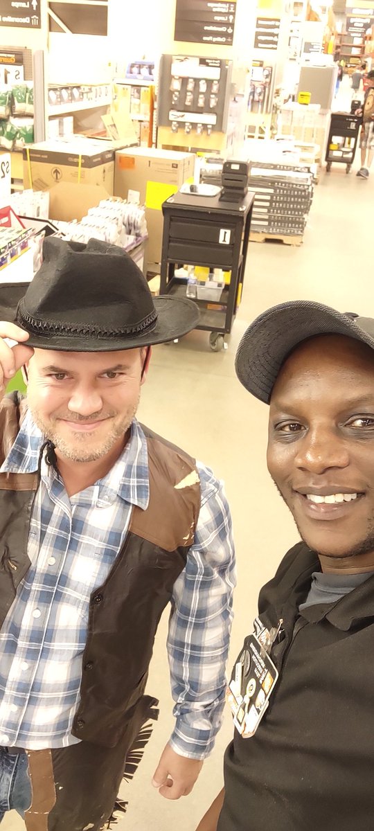 3807Met's tweet photo. Great spirit day at with 3807 MET team. Always happy to see great talent show from Eddie and the entire Crew! https://t.co/pobX0yD0CV
