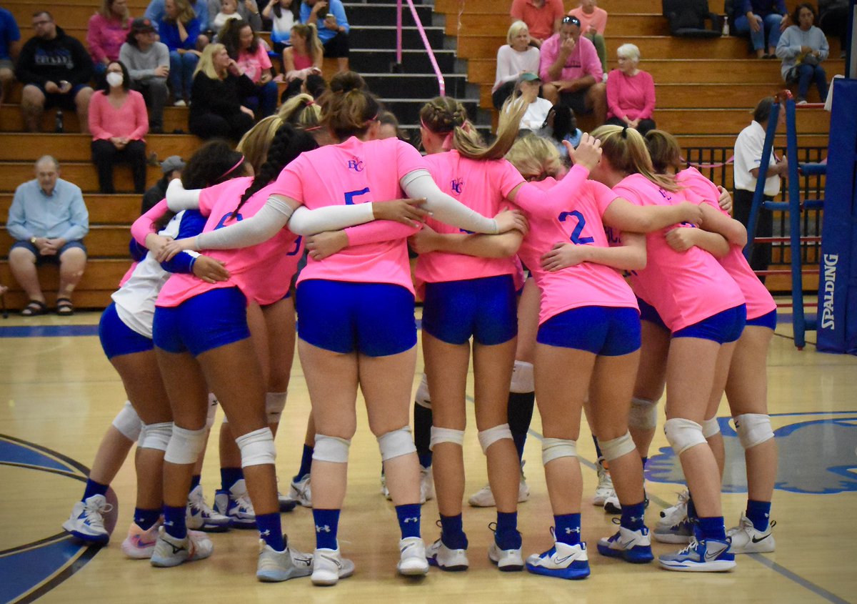 Girls won the regional quarterfinal in 3 sets!!!@BarronCollier @BCVolleyball3