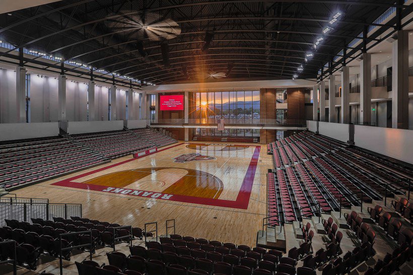 GTooper's tweet photo. Grateful to receive and opportunity to play at Roanoke College! @FMHSBball1 @CoachTooper https://t.co/ydWZmVUtG3