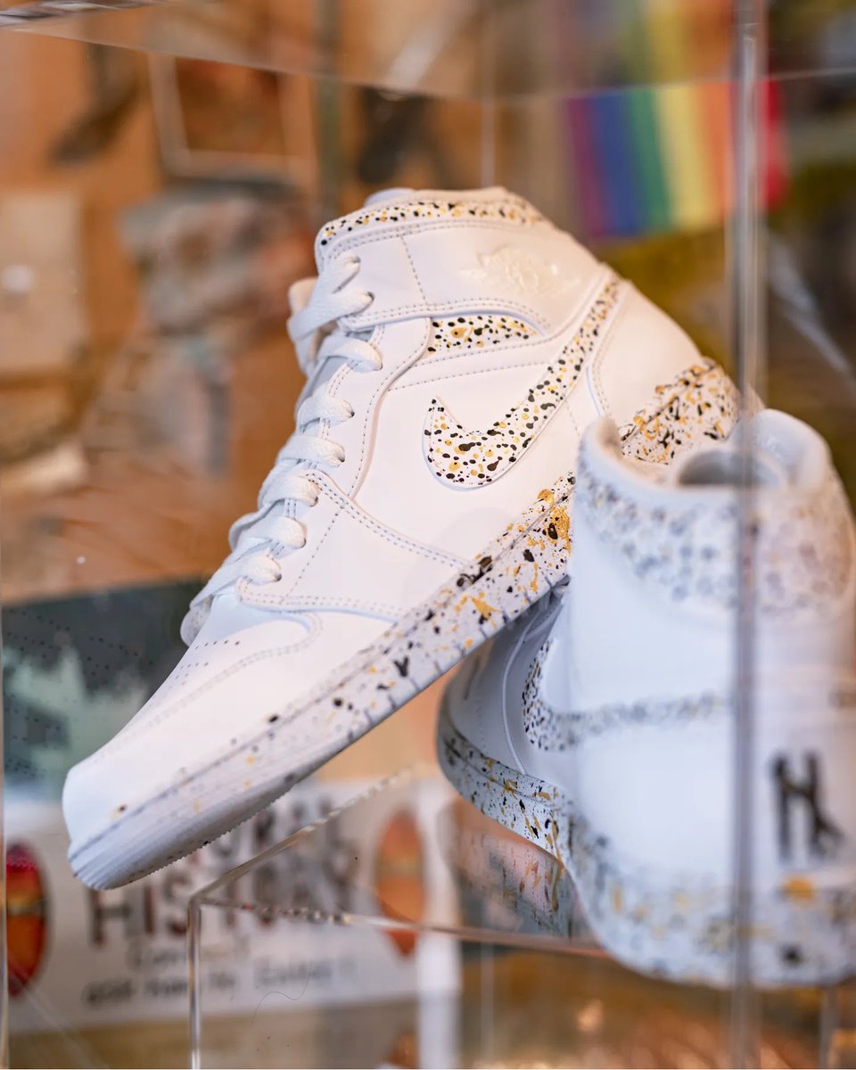 _NaturalHistory's tweet image. Loading up on gas at @SuperblendYYC ⛽ 

📷: @mintcaptures