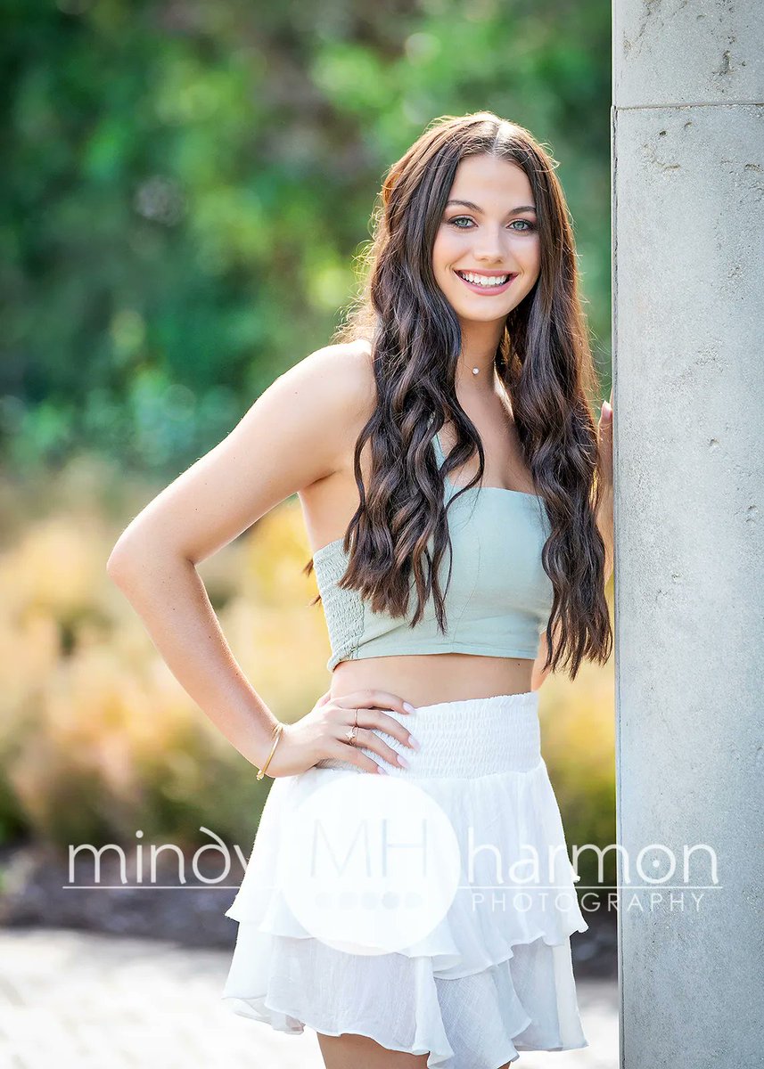 mindyharmon's tweet photo. Fall is the perfect time for senior portraits! The weather won't melt your hair or your makeup!
#mindyharmon #seniorportraitsthewoodlands #bestofthewoodlands https://t.co/7wn4JtBtgC