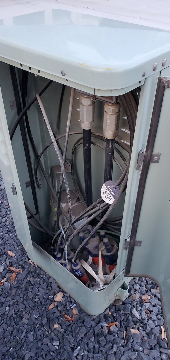mark_mc_ginn's tweet photo. @ShawInfo the box on my property was open for all to tamper with. I've closed it now but should there be a lock on it? https://t.co/Lnpyd1eIc6