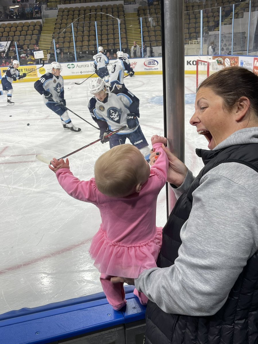 KerryWilm's tweet photo. #MilHockey https://t.co/kKQkwoa5xJ