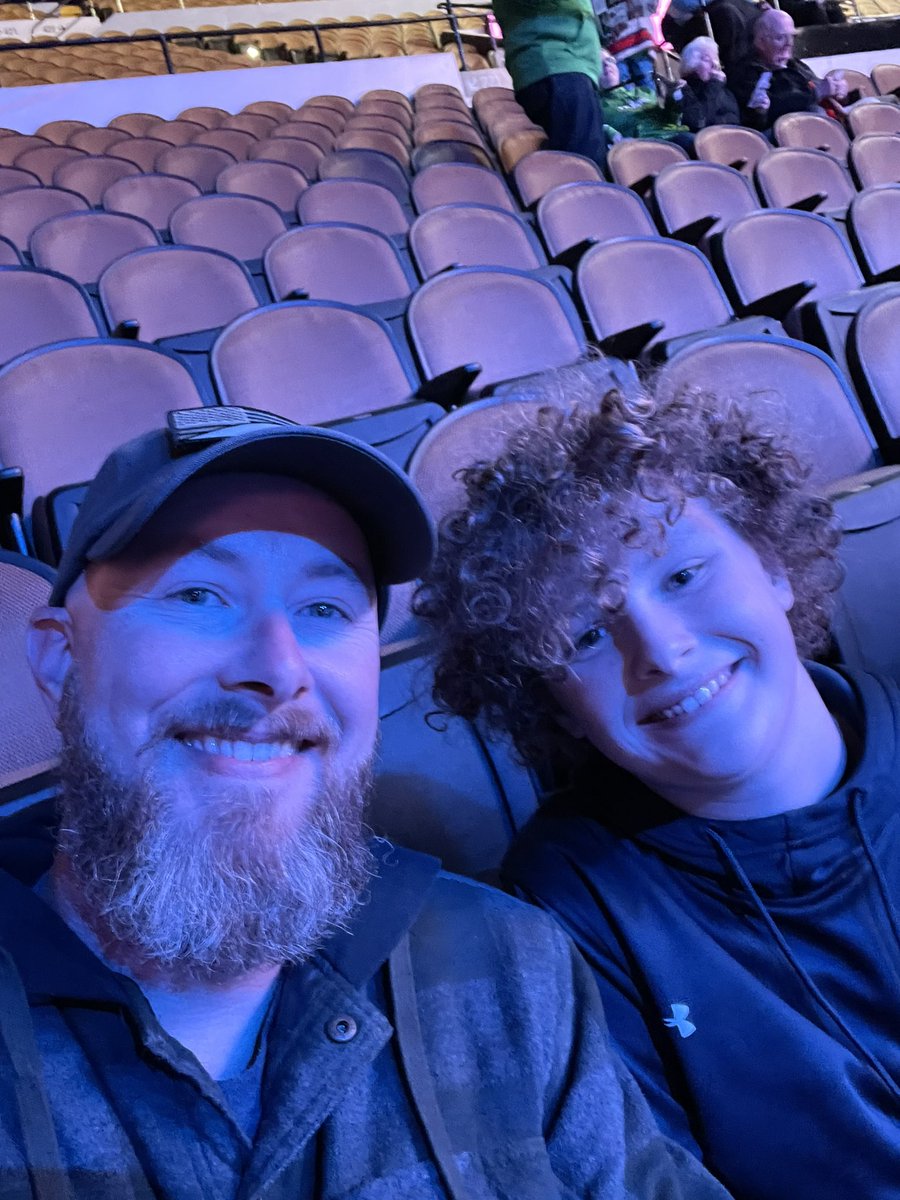 KerryWilm's tweet photo. #MilHockey https://t.co/kKQkwoa5xJ