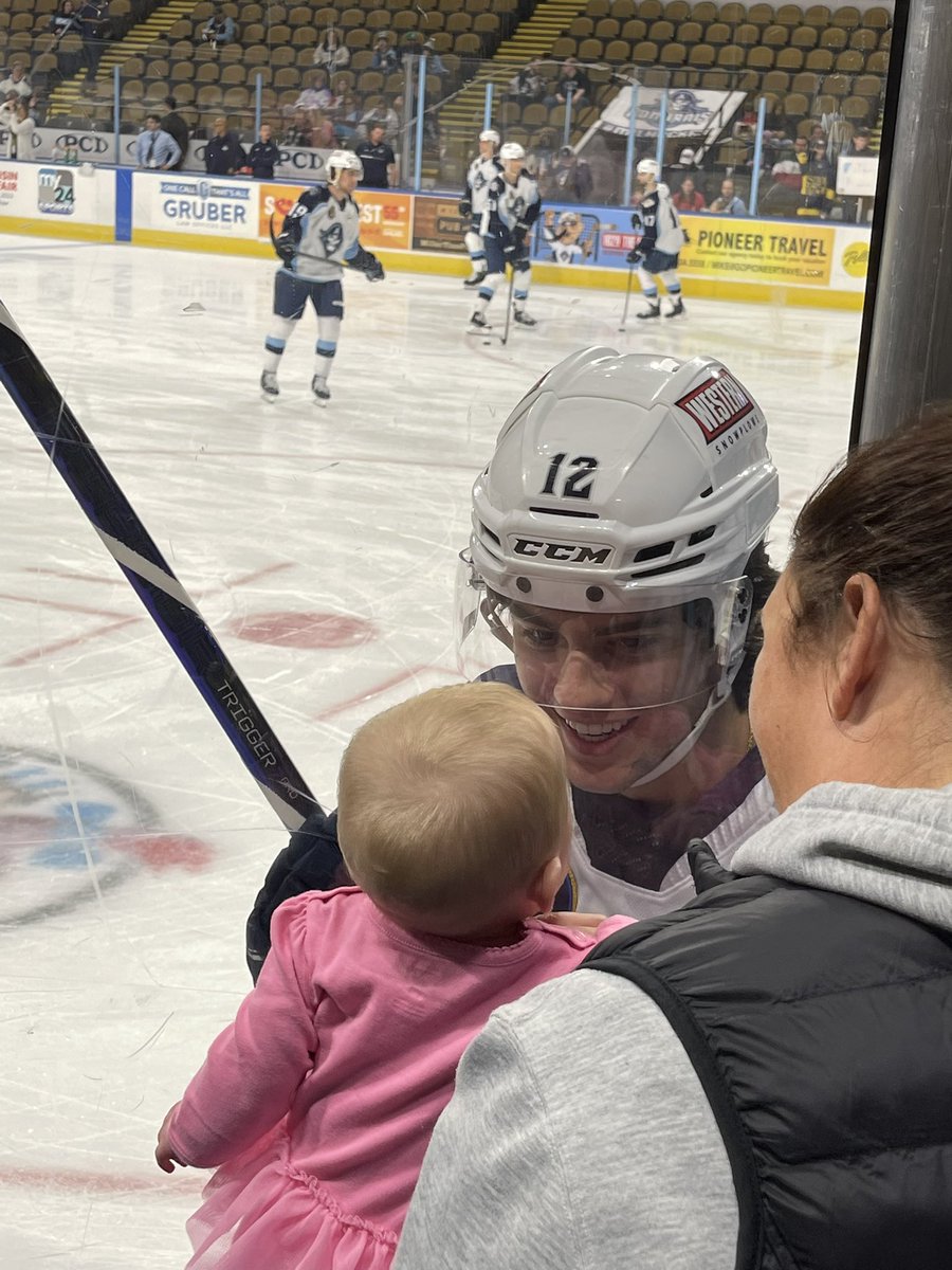 KerryWilm's tweet photo. #MilHockey https://t.co/kKQkwoa5xJ