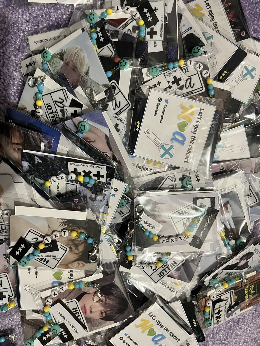 iampriesmo's tweet photo. Hi MOAs!

I'll be giving out these freebies during TXT ACT: LOVESICK Concert Day 1

Will probably just walk around and give them out😊

Hope to see you MOAs!

#ACTLOVESICKinMANILA #TOMORROW_X_TOGETHER_Manila #TXTInManila https://t.co/wYEwAlhpSY
