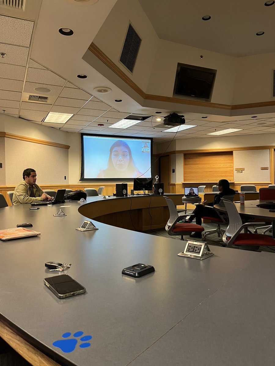 DMatteoni's tweet photo. Had the pleasure of hearing from Christine Flores in my #RSJ499 class this evening. She gave us some great advice. But most importantly, she told us to remember our worth! #RSJInternships https://t.co/KoZhBAVLay