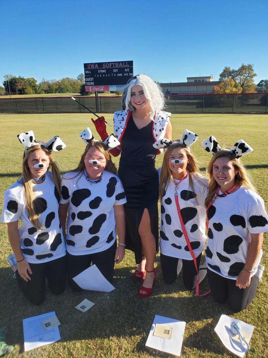 UWA_Softball's tweet photo. Finished up the Iron Tigress with our Halloweenie challenge!!! Softball Golf, The Gauntlet, Crush the Zombie and Pumpkin Carving!! https://t.co/GiOQlSBzhA