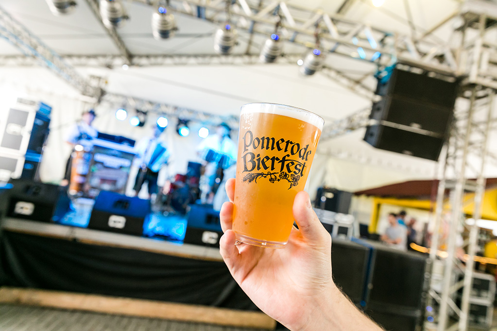 RevistaBeerArt's tweet photo. Pomerode Bierfest ocorre de 10 a 15 de novembro com cervejarias de 10 cidades diferentes: https://t.co/1O0COf9zmL https://t.co/sBeiSpKuxL