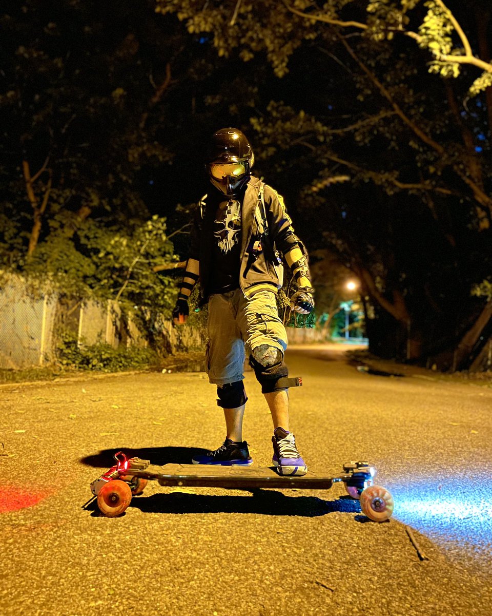 TSGhostReaper's tweet photo. This is Halloween!💀#areyouready #Halloween #halloweencostume #ghost #eskate #luckyme https://t.co/tI2sxiODAn