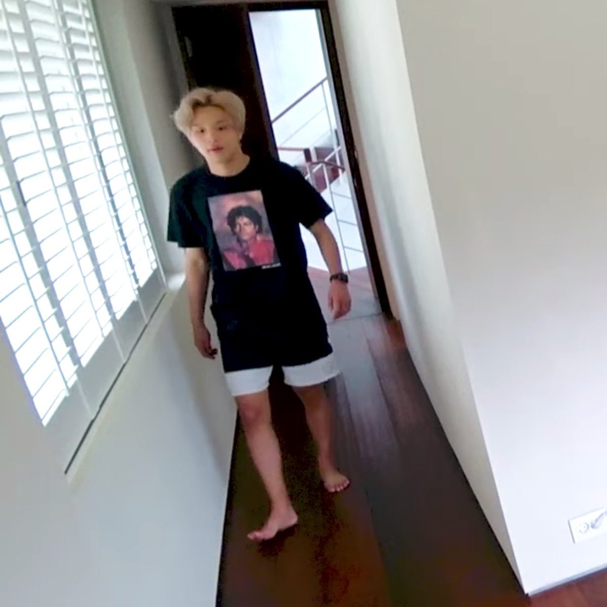 พี่ชาติ…ตื่น…มาอาบน้ำ…ไก่…มีความสุข…จริงๆครับ…😁😁