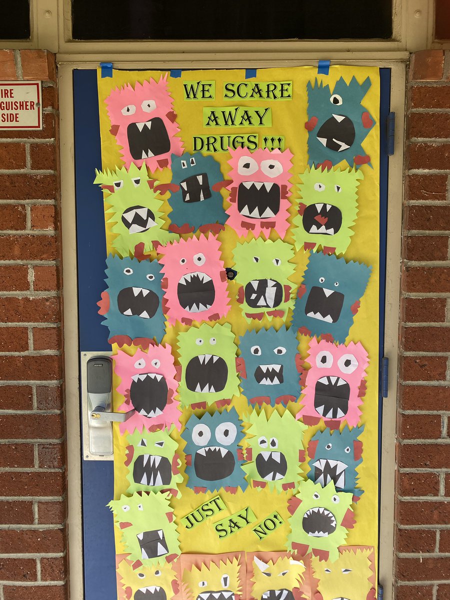 sportillo1357's tweet photo. Tech-πR-Treat at #NewmanElementary a la @Filibuster3. Instructional Coach #AmandaLong joined us before teachers arrived. @ChinoEdTech @LaurenAltermatt https://t.co/vVB27a7H4u