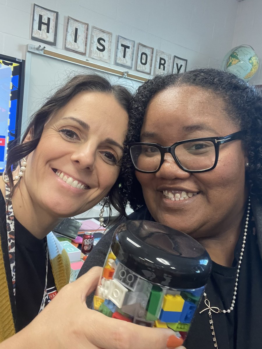 KParkerCFISD's tweet photo. Legos &amp; Lofi PD after school! Thank you @modiheide for presenting with me! @BHSocialStudies #bridgelandbest #bestTL https://t.co/TpXzQvNvfP