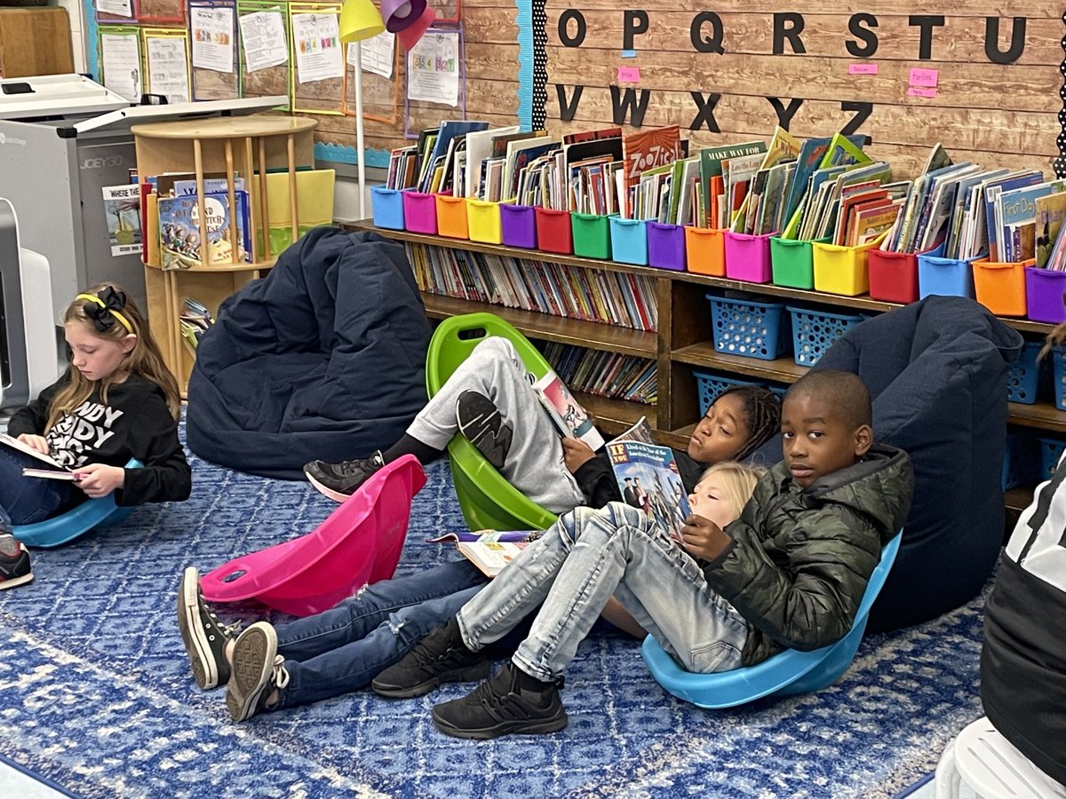 LWyattHCS's tweet image. Peer Walkthroughs at the Barron Village. Let’s go! Let’s grow! It’s all about the team! #BarronVillage ⁦@awsumeducator⁩ ⁦@barronknights⁩