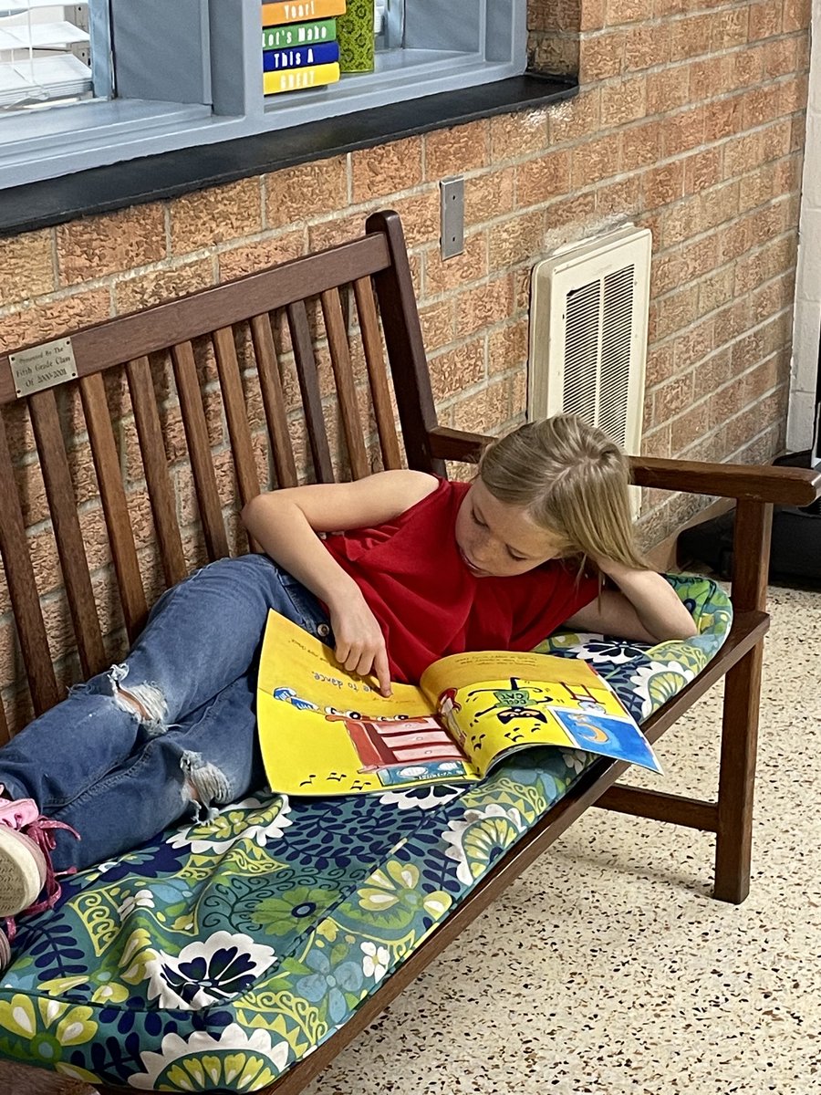 LWyattHCS's tweet image. Engaged in reading everywhere at the Barron Village. #BarronVillage