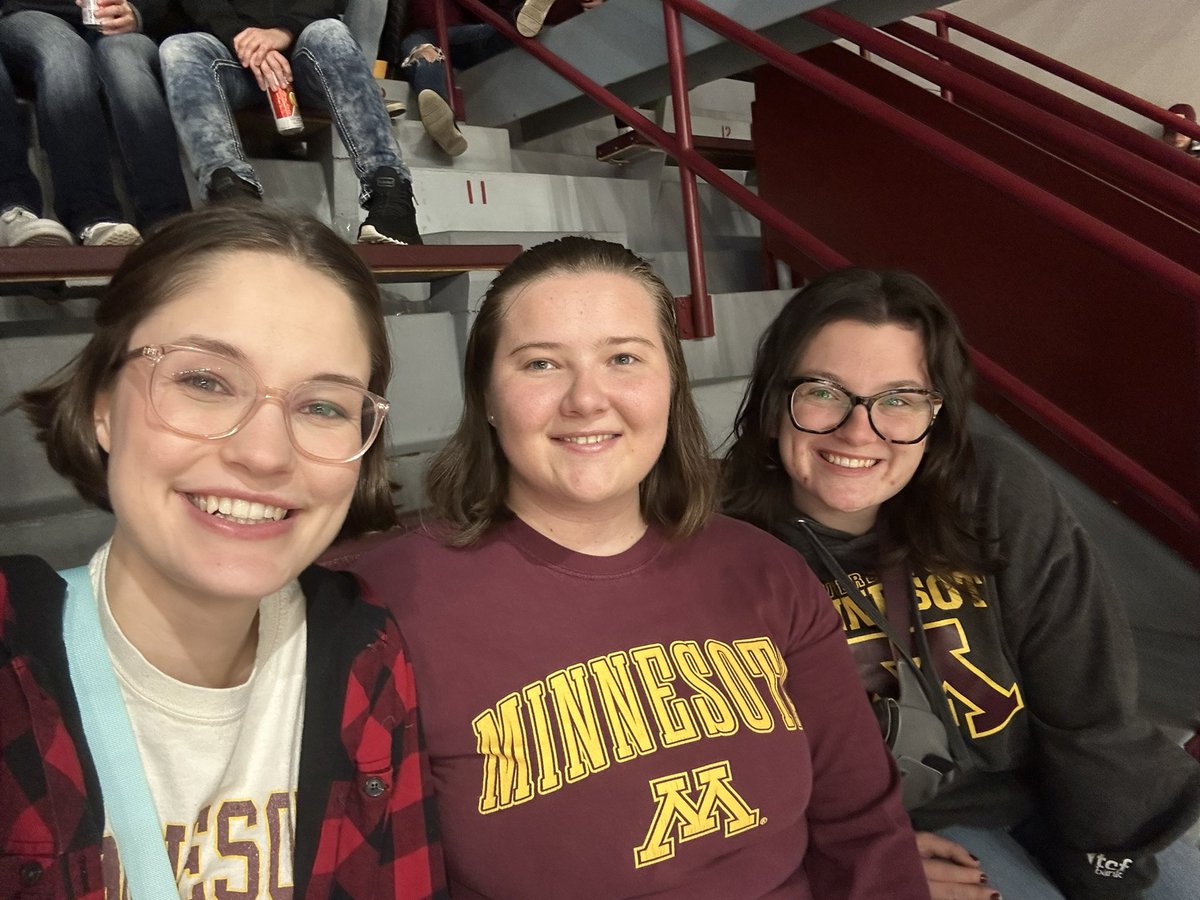 maddawqq19's tweet photo. #gopherpride #gopherVB https://t.co/NNbbbbAH8L
