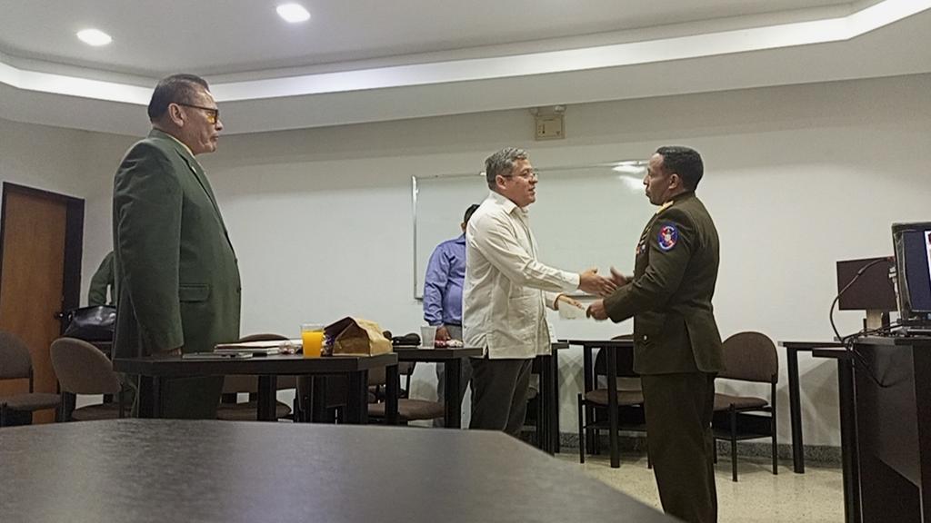 iaesen_umbv's tweet photo. #26Oct Se realizaron las presentaciones de Trabajos de Grado para optar al Título de Magíster Scientiarum en Seguridad de la Nación, regional Anzoátegui. Allí los Maestrandos propusieron ideas para potenciar la Defensa, el Desarrollo Integral  y la Seguridad de la Nación. https://t.co/gQnPEdPpUC