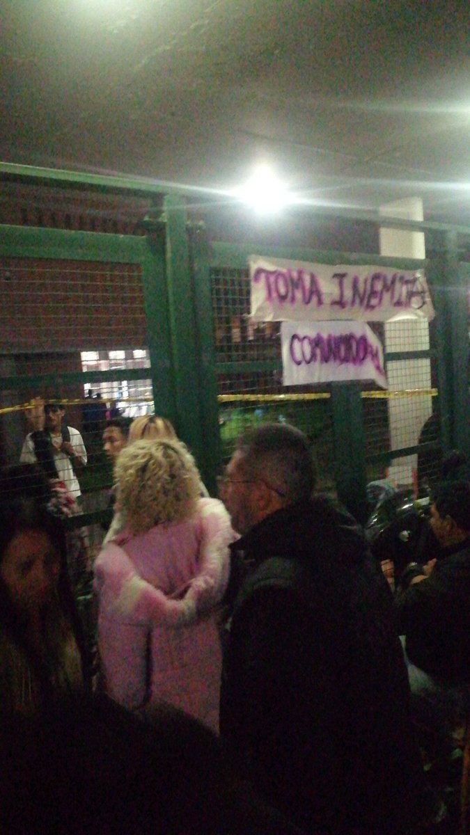 Modongo5's tweet image. Continúa la toma estudiantil del colegio INEM  KENNEDY Bogotá