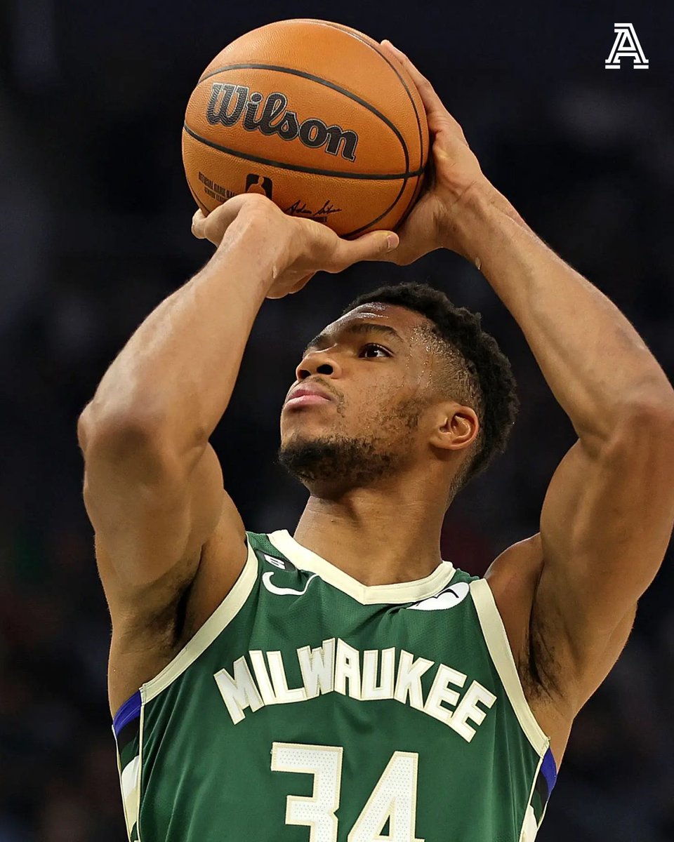 The Bucks are shooting just 17-49 (34.7%) from the field and 4-22 (18.2%) from three in the first half against the Nets 😲
