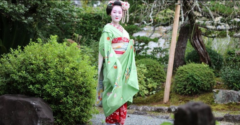 5050maiko's tweet photo. #Kyoto Maiko "Asuha" Photo album - October 17, 2021
https://t.co/hab8pwBOXa
#Maiko is #Asuha
Location is #EiuninTemple
Photo by #TOMOOUTSUMI
License CC BY-SA
#撮影会 #PhotoSession #京都 #花街 #Hanamachi #舞妓
https://t.co/7ix2ZBjYcR https://t.co/ZtttE7oqVV