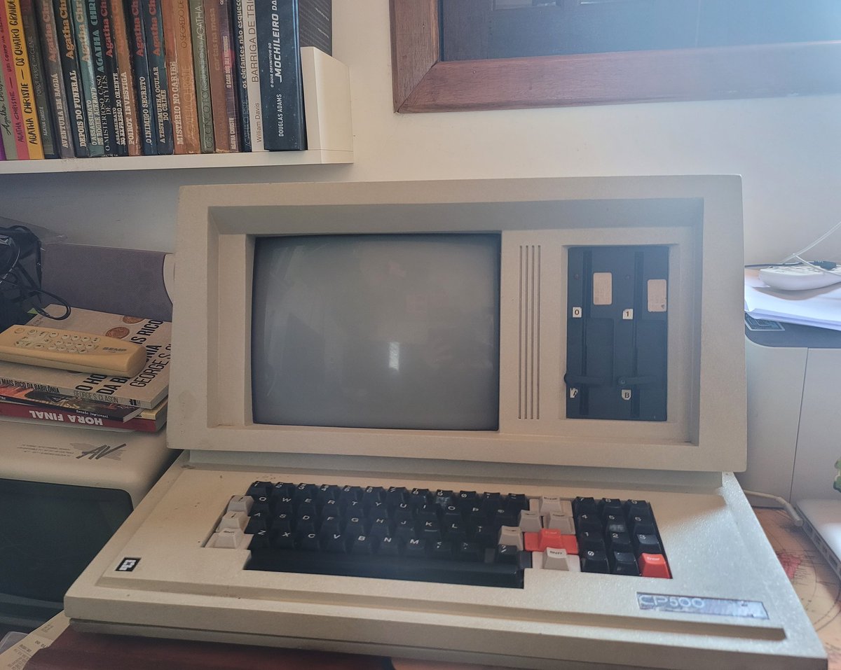 Carlos_Funo's tweet photo. Mais um integrante da familia #cp500 #prologica #retrocomputing  #trs80 https://t.co/lYmivk4pSB