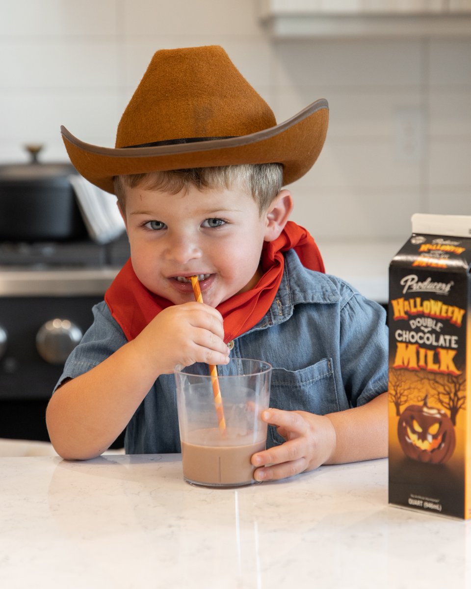 *Will smile for Halloween Double Chocolate Milk*

Yeehaw, Cowboy!
.
.⁠
.⁠
@mccaffreyhomes and @tesoroviejo 
#producersdairy #producers #fresno #dairy #realcaliforniamilk #nourisheslives #instoresnow #supportlocal #halloween #halloweentreat #spookyseason #chocolatemilk
