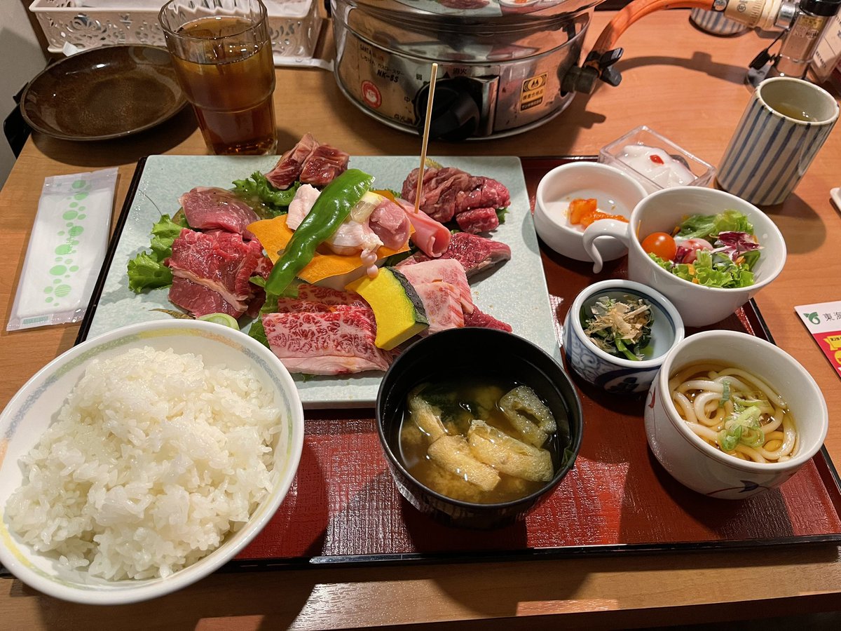 maimero1966's tweet photo. お疲れ様です。
今日は焼肉ランチにしました🥩🥓🍖

#あっぱれ焼肉元気 https://t.co/Qf0NUTbYnP