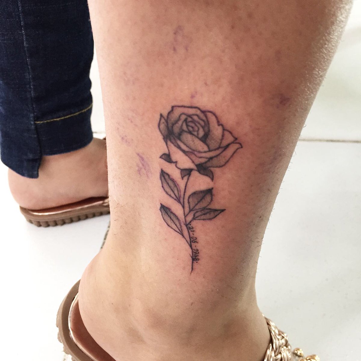 MINIMALISMO
.
TATTOO COFFEE
BOGOTA
.
#kpobta #tattoocoffeerebel #bogota #flortattoo