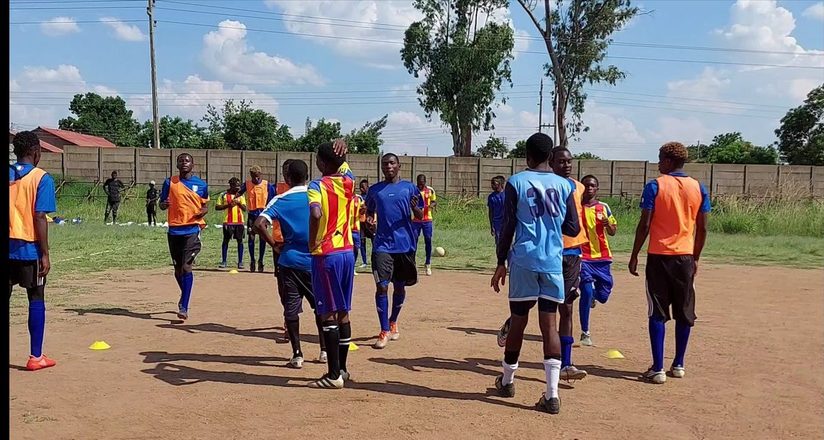 NgondoPrinceleo's tweet photo. Throw back Nov 2021
Warm up things for the league opener against Dz Evangel fc. The Zifa Harare Province Division 2A encounter ended in a 1-0 away loss to Evangel.
#PLN12 #ASAcademy #TheTalentBoyz#GodAboveAl #TeamASA https://t.co/WcO4lpiKDZ