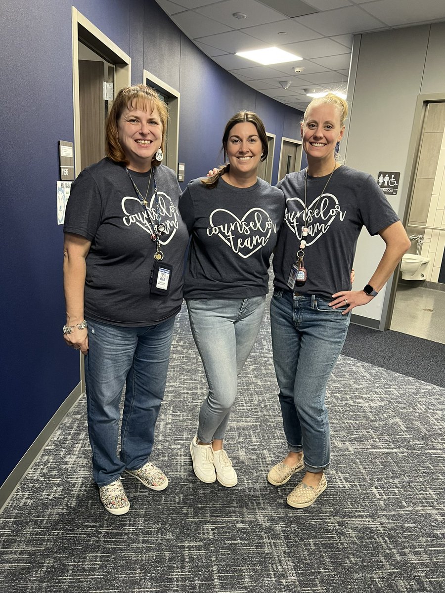 Julie Fox tweet media