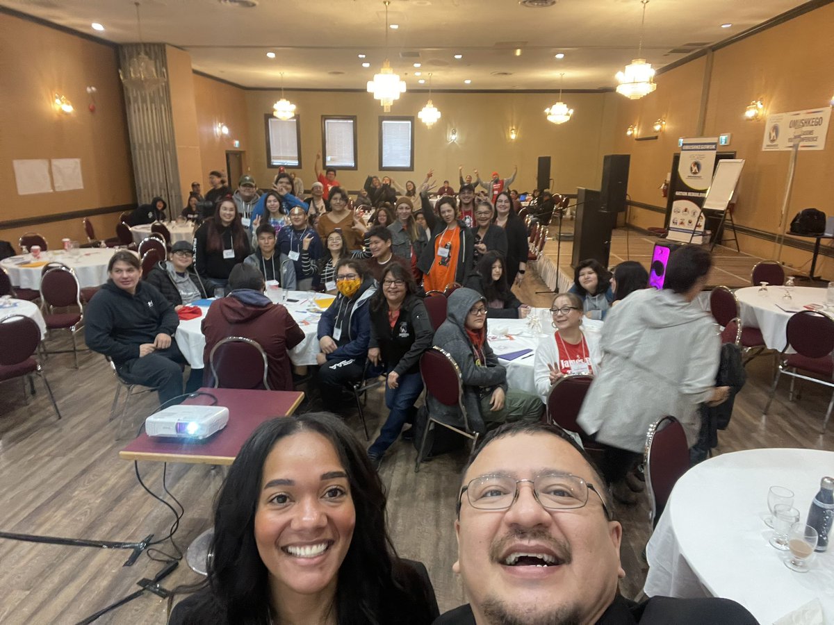 Big selfie alongside Brent Edwards and the youth at the Omushkegowuk Youth Treaty Conference. Miigwetch to Christina Kioke for inviting me to speak to these amazing youth. #mushkegowuk #treaty9 #timmins